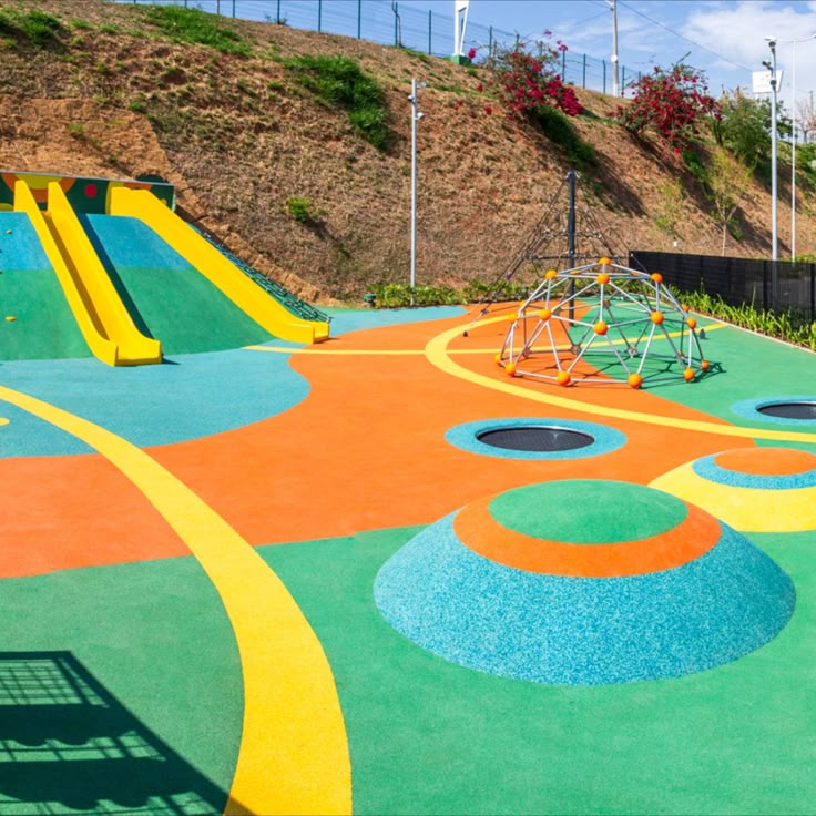 Instalação de novos brinquedos em áreas externas de uma EMEI reformada