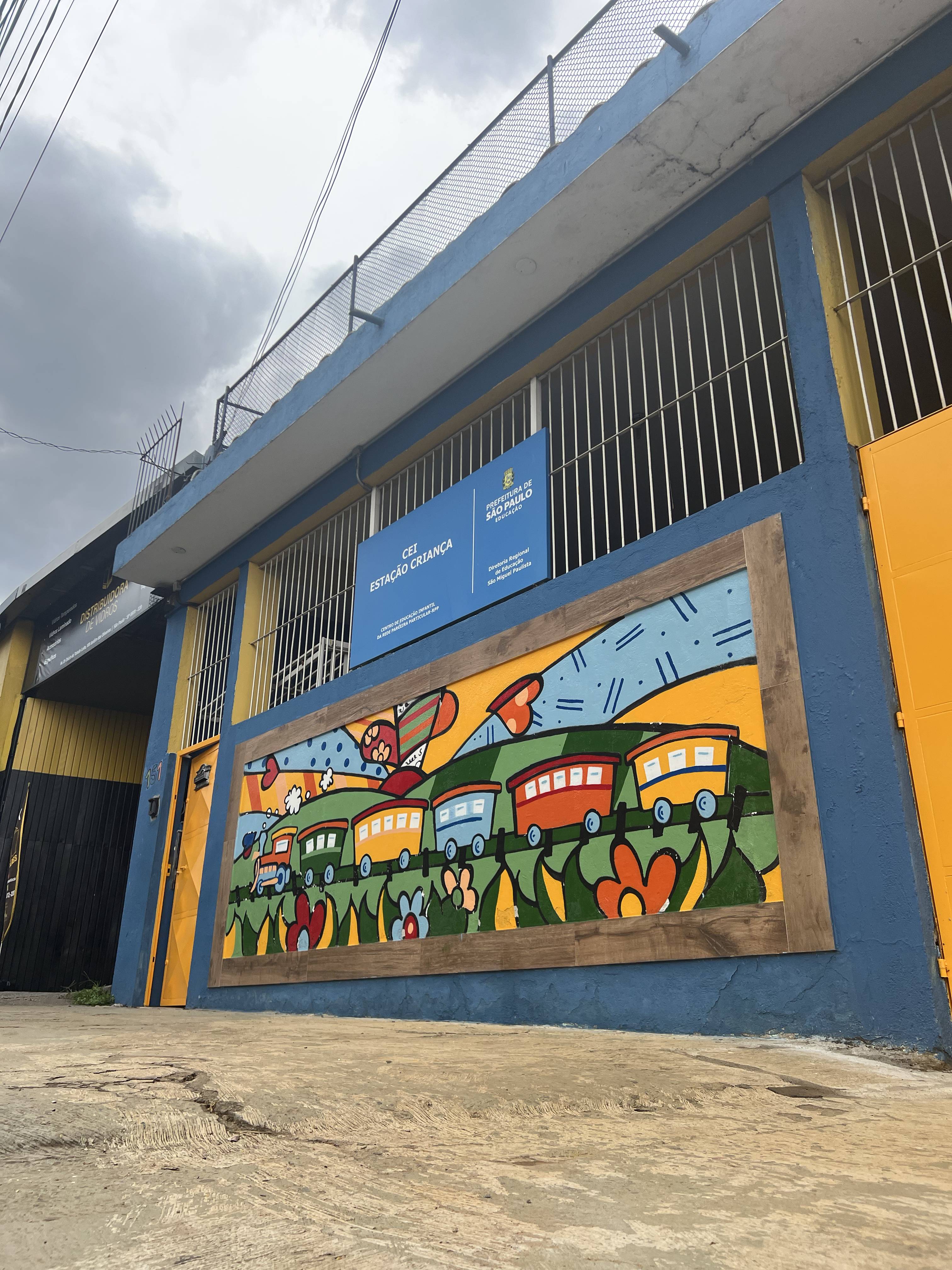 Readequação de espaço escolar para banheiro moderna e funcional